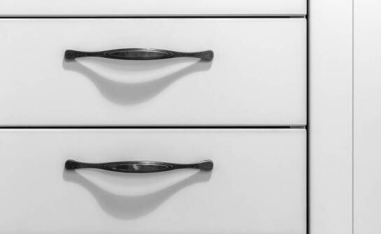 Jakie cechy wyróżniają dobrego producenta meblowych akcesoriów?