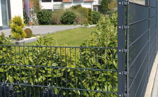 Jak frontowe ogrodzenia wpływają na estetykę posesji?