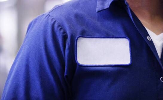 Robocze koszulki polo a przepisy BHP – co warto wiedzieć?