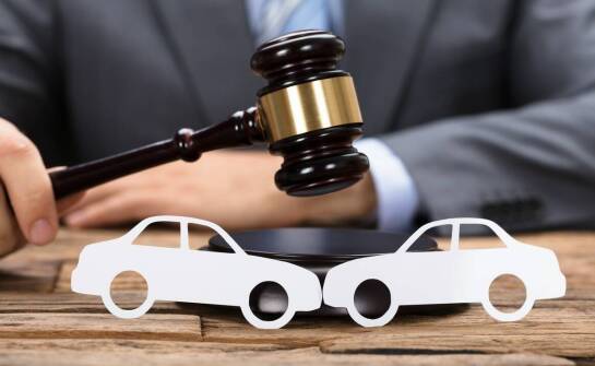 Jak działa system dochodzenia odszkodowań w przypadkach współwiny dla poszkodowanego?