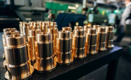 Wybór odpowiednich materiałów do produkcji mechanicznych korków