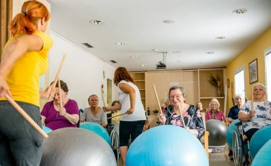 Prywatny dom opieki: jak wpływa na fizyczną aktywność seniorów?