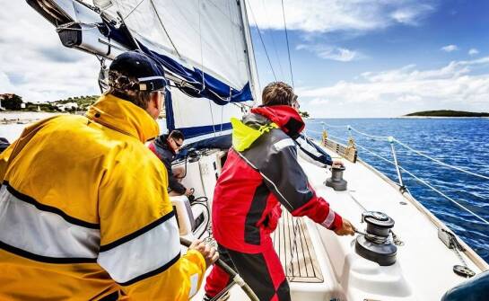 Rola elastyczności w męskich spodniach żeglarskich dla aktywnych żeglarzy