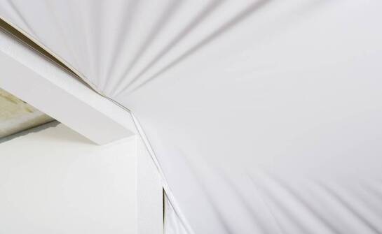 Napinane membrany barisol w przestrzeniach edukacyjnych – zalety i korzyści