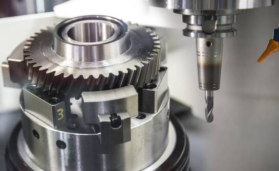 Wpływ precyzyjnej mechanicznej obróbki na skuteczność przekładniowych skrzyń