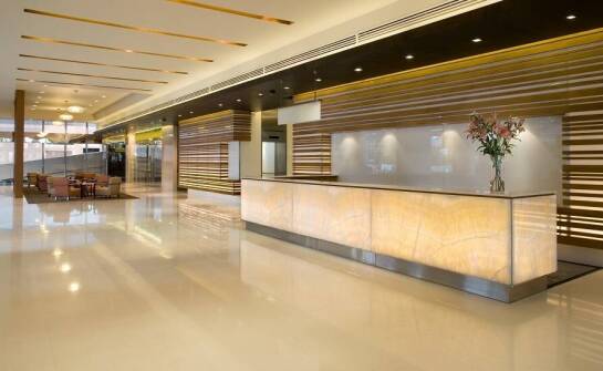 Nowoczesne wystawiennicze lobby: Idealne miejsce do prezentacji i spotkań