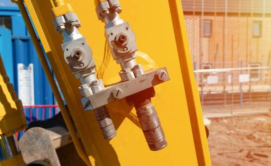 Dlaczego jakość hydraulicznego zasilacza ma kluczowe znaczenie dla budowlanych maszyn?