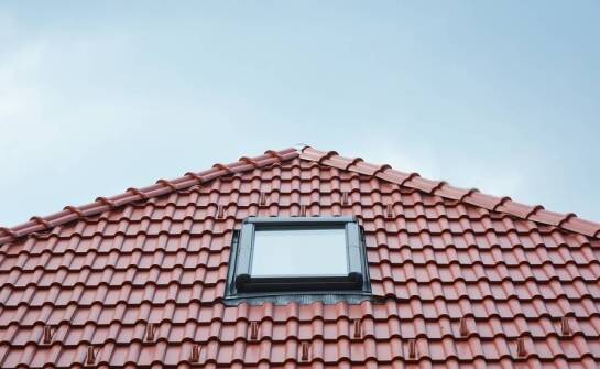Jakie technologie są stosowane w nowoczesnych dachowych oknach?