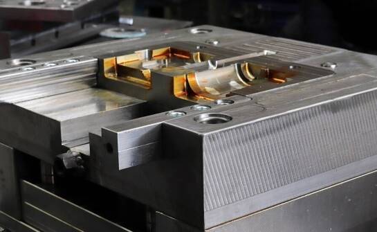 Wpływ technologicznych innowacji na efektywność produkcji form wtryskowych