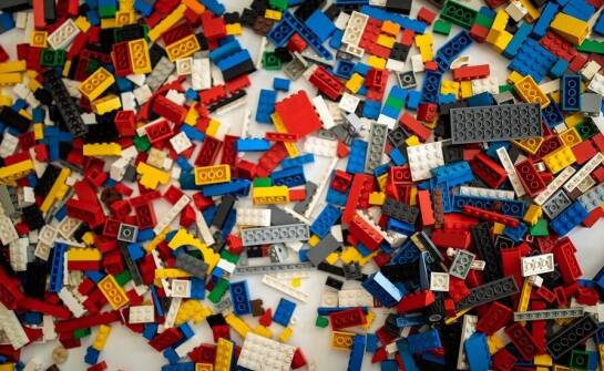 Jak klocki Lego rozwijają zdolności manualne i kreatywne u dzieci?