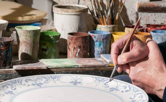 The advantages of ecological paints used in ceramic production