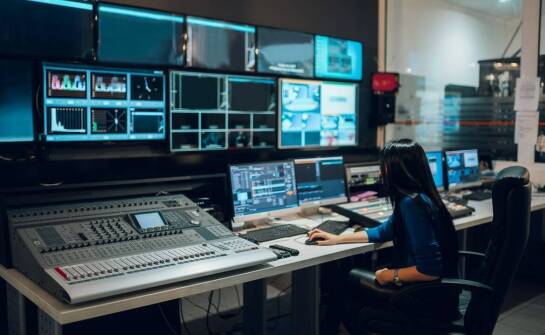 Professionelle Audio-Postproduktionsdienste in E-Learning-Projekten