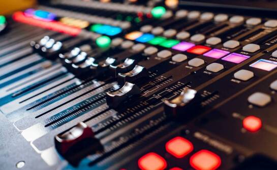 Einfluss der Qualität von Sprachaufnahmen auf den Erfolg von Marketingkampagnen