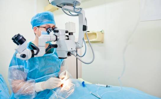 Jak chirurgiczne zabiegi mogą wspomóc leczenie zaburzeń erekcji?