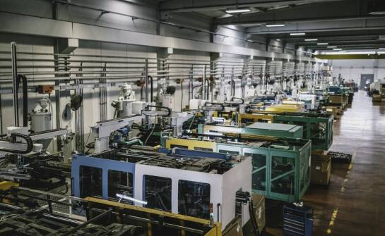 Jak szybka wysyłka części wpływa na efektywność przemysłowej produkcji?