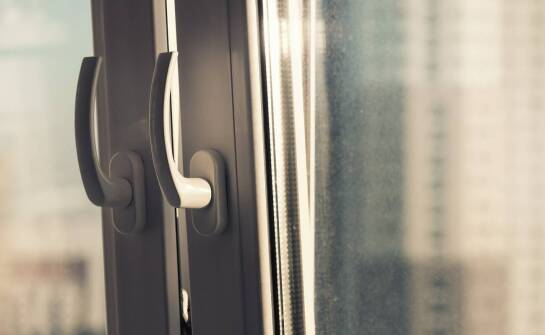 Innowacyjne rozwiązania wśród plastikowych akcesoriów do okien