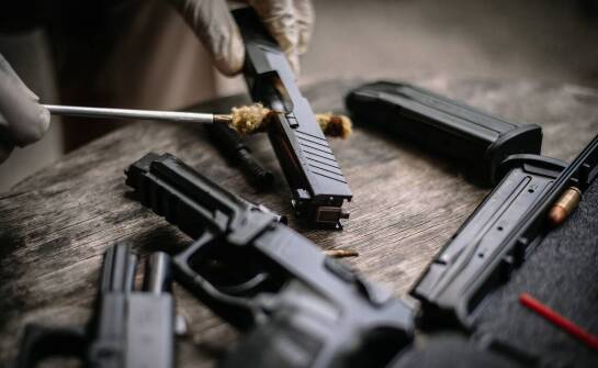 Jak konserwować krótką broń, aby służyła przez lata?
