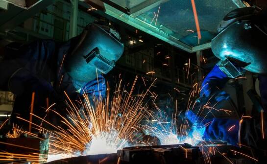 Jakie wyzwania stoją przed spawaczami ciężkich konstrukcji?