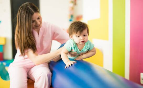 Rehabilitacja dziecięca: metody wspierające rozwój i ruchliwość