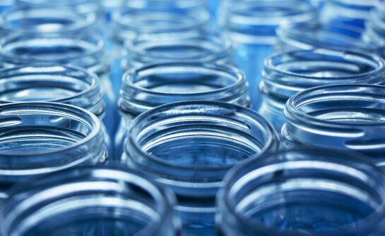 Produkcja słoików: co wpływa na wybór producenta i jakość opakowań