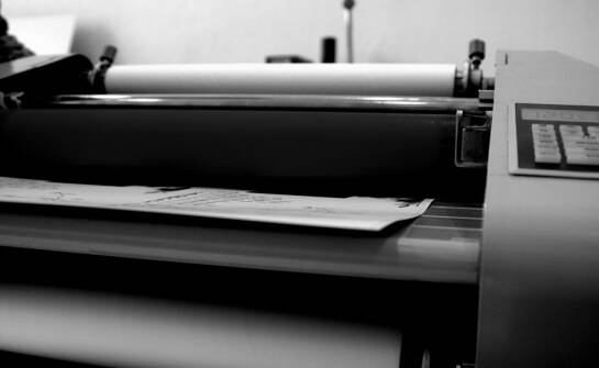 Sitodruk: jak działa technika druku i zastosowania w praktyce