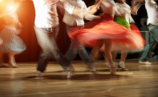 Dancingi i życie taneczne: jak wyglądają wieczory taneczne w uzdrowiskach
