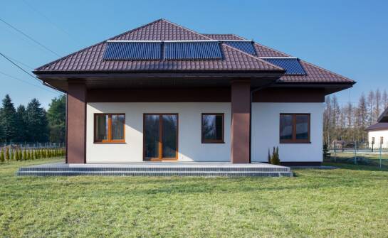 Domy energooszczędne: kluczowe rozwiązania i najważniejsze korzyści