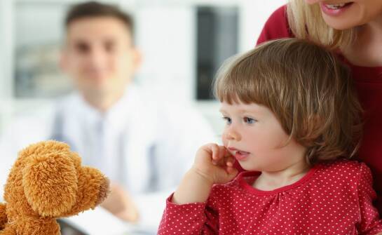 Pediatria: kiedy opłaca się skorzystać z wizyty domowej u dziecka