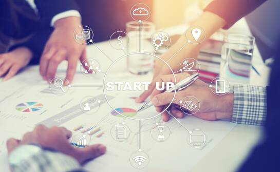 Pomysły i kroki przy zakładaniu firmy — pierwsze zadania dla startu