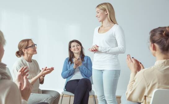 Terapia jąkania: skuteczne metody i pierwsze kroki do płynnej mowy