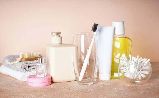 Środki do czyszczenia skóry: skuteczne sposoby wyboru i stosowania