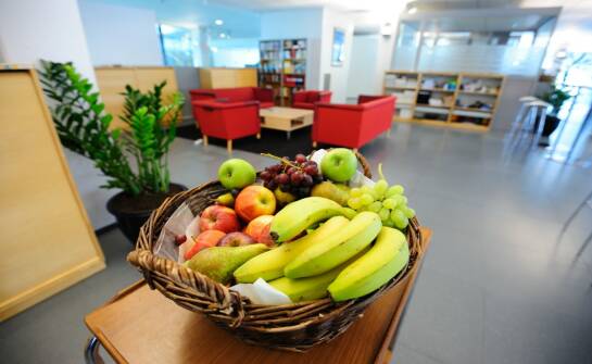Dostawa świeżych owoców do biur — korzyści i pomysły wdrożenia