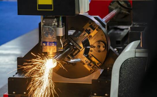 Frezowanie na tokarkach CNC — kluczowe metody i zastosowania przemysłowe