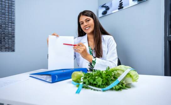 Studia dietetyczne — jak wybrać kierunek i co warto wiedzieć przed rekrutacją