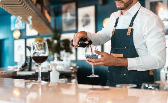Kursy sommelierskie i winiarskie — co warto wiedzieć przed wyborem