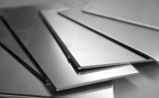 Blachy nierdzewne: zastosowania, właściwości i wybór materiału