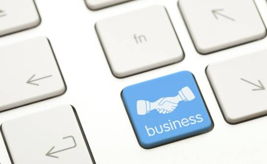 Bazy firm i dane kontaktowe jako źródło leadów dla sprzedaży B2B