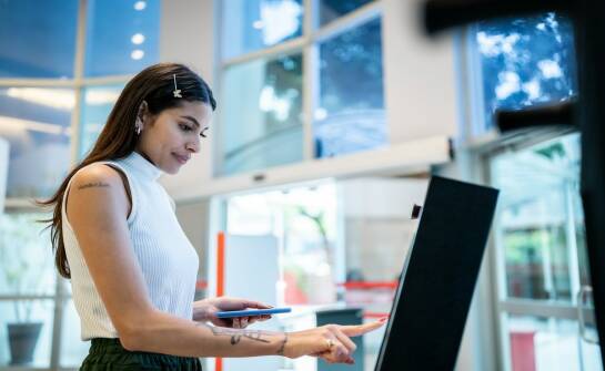 Analizatory: jak wybrać i wykorzystać je na etapie świadomości klientów