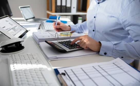 Biuro rachunkowe dla małych firm — jak wybrać najlepsze rozwiązanie finansowe
