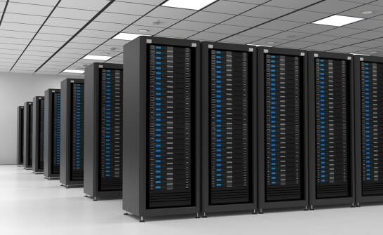 Komputery rack: przewagi i zastosowania serwerów w szafach RACK