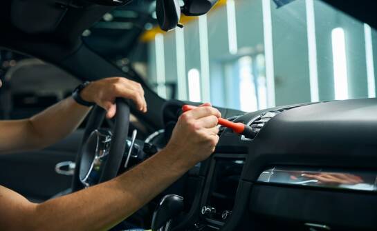 Progi samochodowe: jak wybrać, montować i dbać o bezpieczeństwo auta