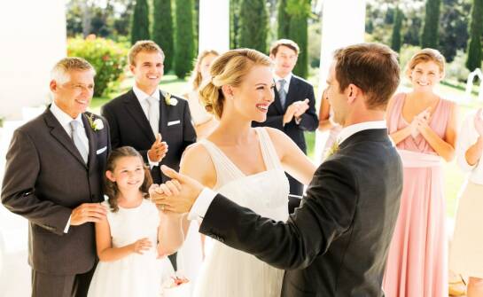 Konferansjer na wesele — jak wybrać najlepszego prowadzącego ceremonii