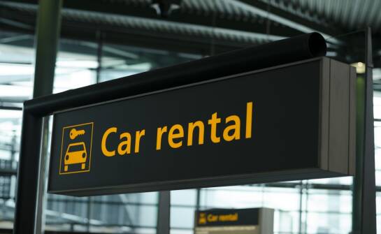 Wynajem aut Mercedes — porównanie opcji i koszty wynajmu krótkoterminowego