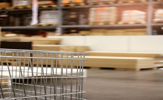 Meble metalowe — co warto wiedzieć przed wyborem producenta