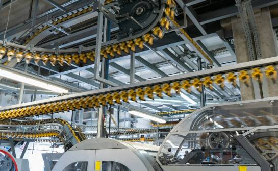 Linie produkcyjne: najważniejsze trendy i rozwiązania zwiększające wydajność