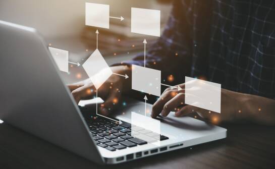 Analiza modalna: co to jest i jak wpływa na decyzje użytkowników internetu