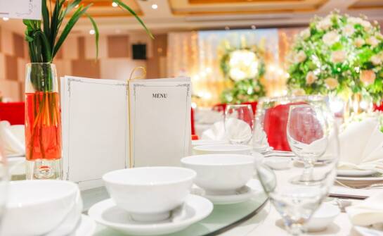 Organizacja wesela w hotelu — kluczowe pomysły i inspiracje