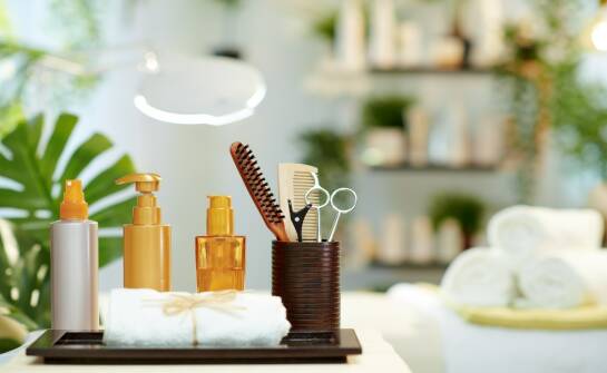 Pielęgnacja włosów: jak wybrać profesjonalne produkty do salonu