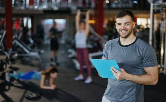 Kurs instruktora fitness — ścieżka kariery i najważniejsze zagadnienia