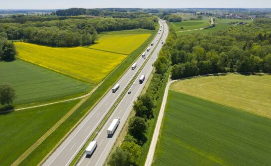 Przewóz osób między Polską a Niemcami: porównanie opcji transportu ponad granicą